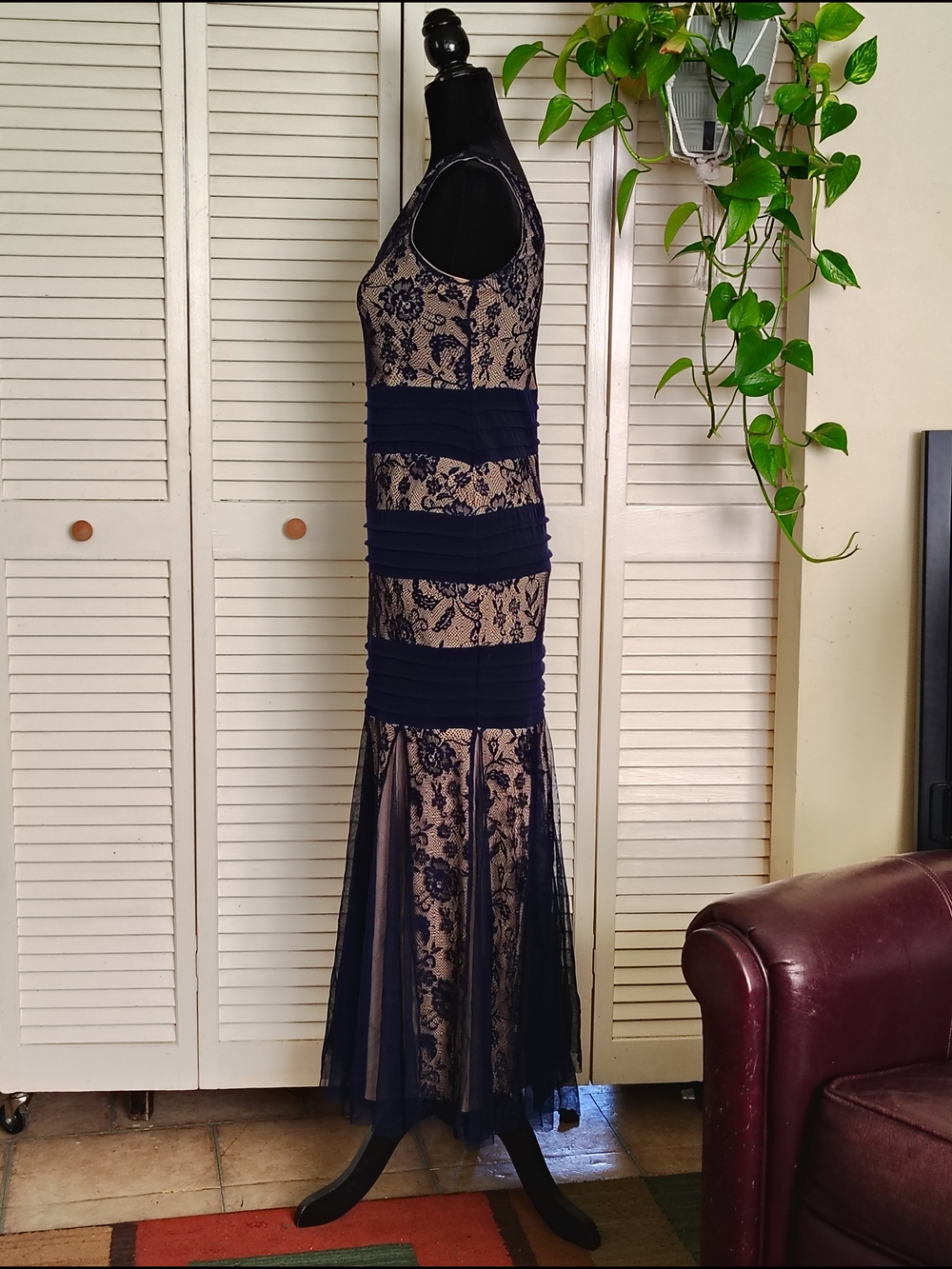 Candalite Petite Navy Blue Stretch Lace V-Neck Maxi Dress Size PM – Like New - Picture 4 of 13